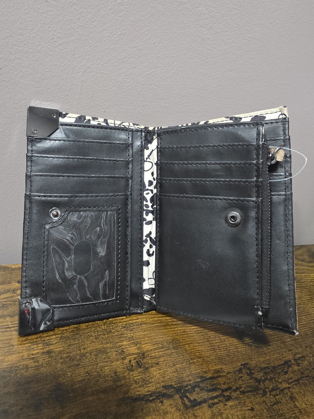 Jessica Simpson Wallet - Picture 4 of 7